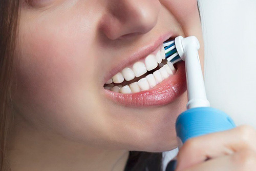 чистка зубов электроосчеткой